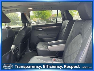 2023 Toyota Highlander Platinum