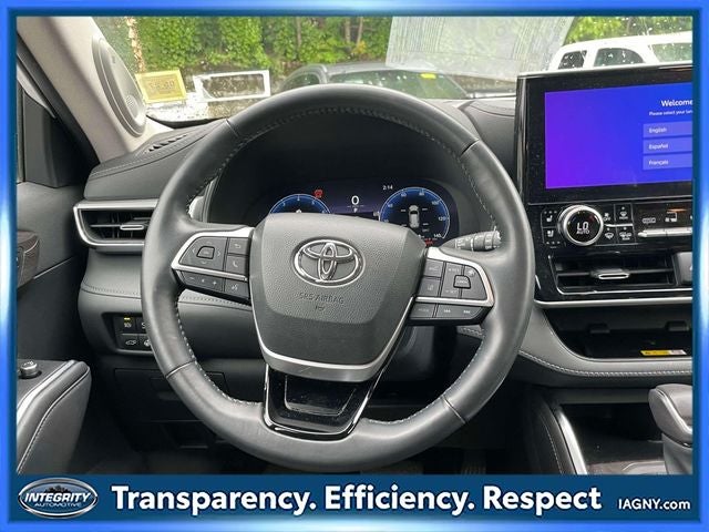 2023 Toyota Highlander Platinum
