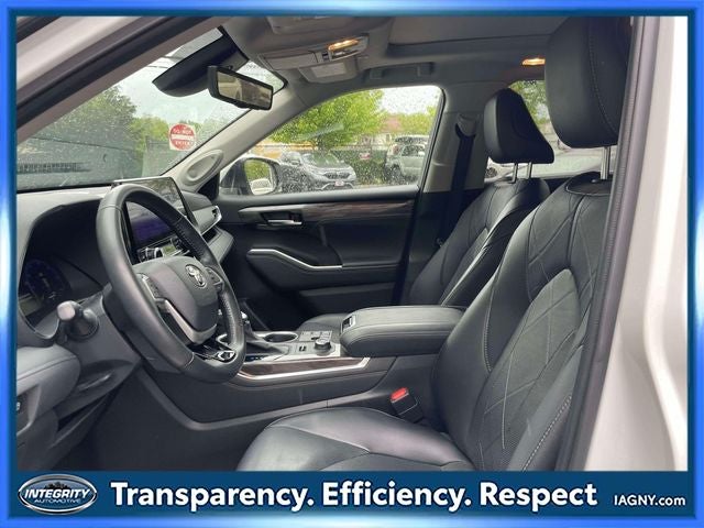 2023 Toyota Highlander Platinum