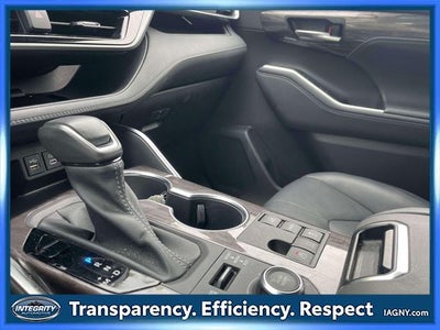 2023 Toyota Highlander Platinum