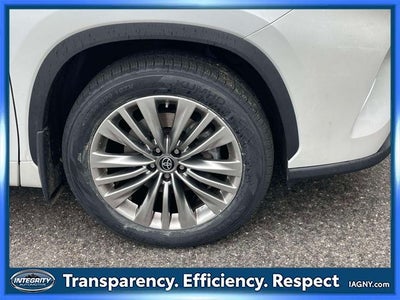 2023 Toyota Highlander Platinum