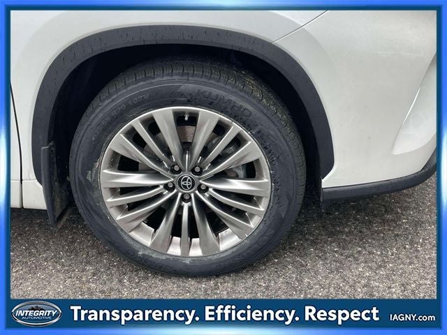2023 Toyota Highlander Platinum