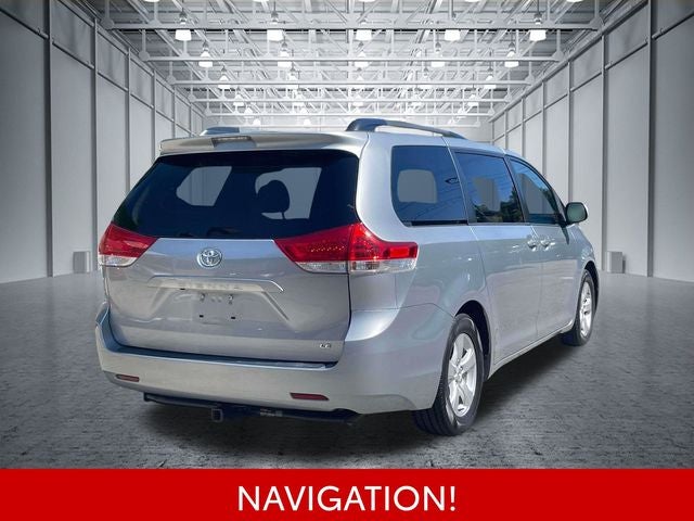2014 Toyota Sienna LE 8 Passenger