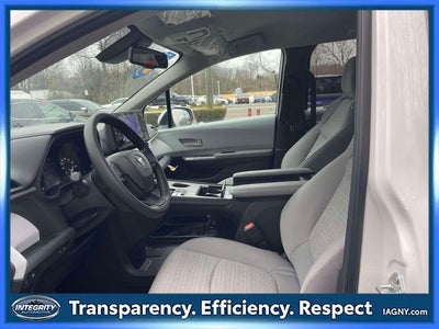 2026 Toyota Sienna Mobility LE 8 Passenger