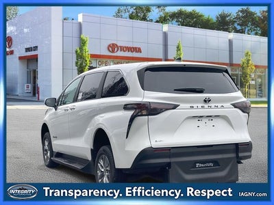 2026 Toyota Sienna Mobility LE 8 Passenger
