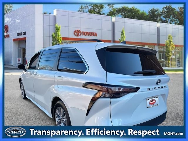 2024 Toyota Sienna XLE 7 Passenger