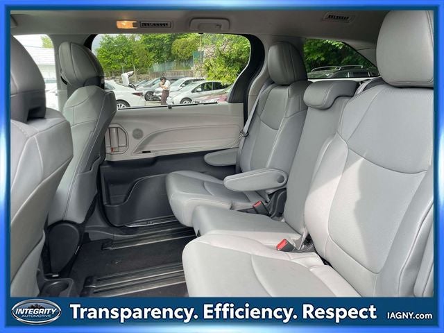 2023 Toyota Sienna XLE 8 Passenger