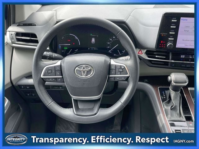 2023 Toyota Sienna XLE 8 Passenger