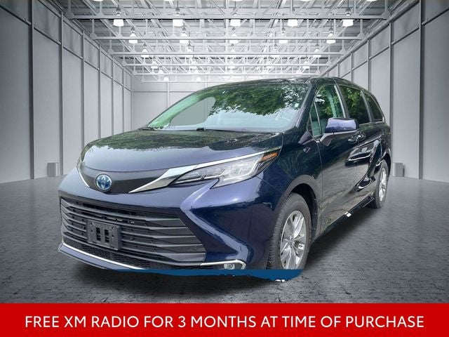 2023 Toyota Sienna XLE 8 Passenger