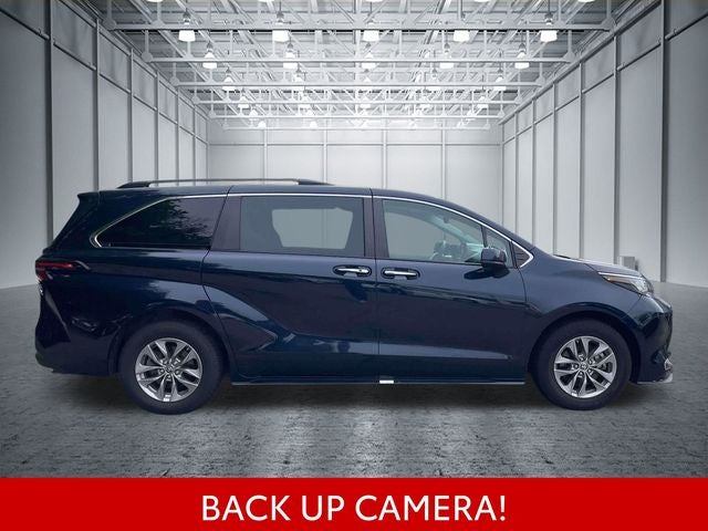 2023 Toyota Sienna XLE 8 Passenger