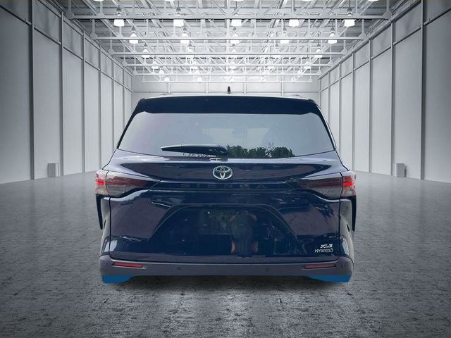 2023 Toyota Sienna XLE 8 Passenger