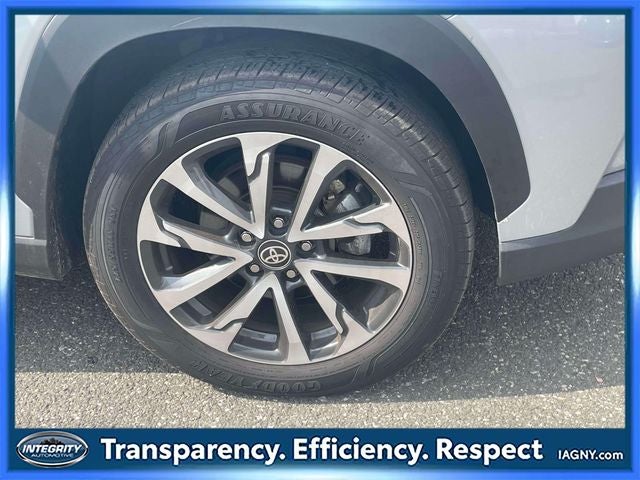 2025 Toyota Corolla Cross XLE