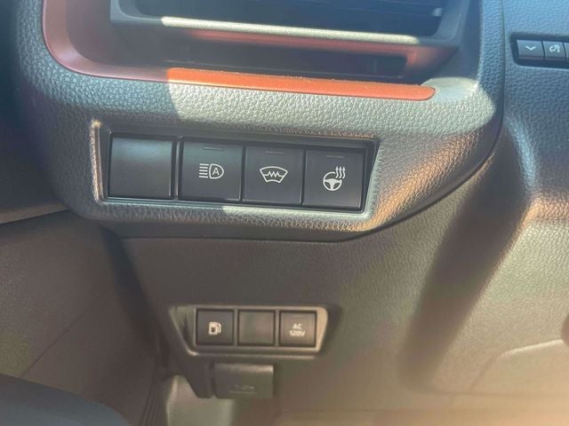 2025 Toyota Prius Plug-In Hybrid SE