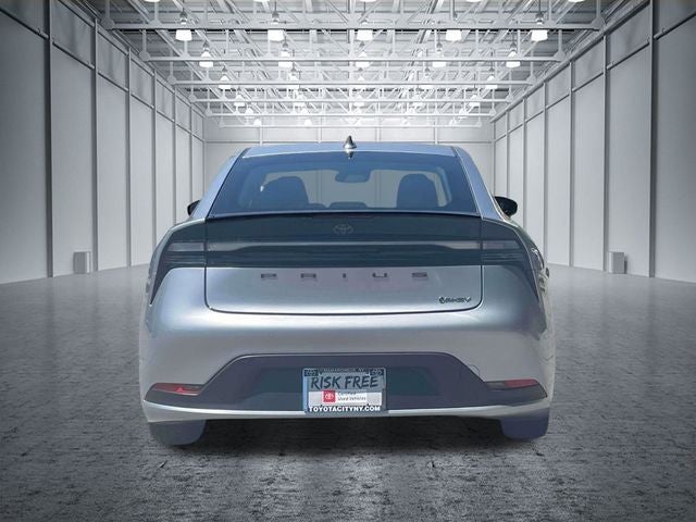 2025 Toyota Prius Plug-In Hybrid SE