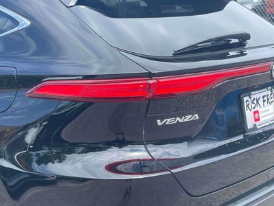 2023 Toyota Venza LE