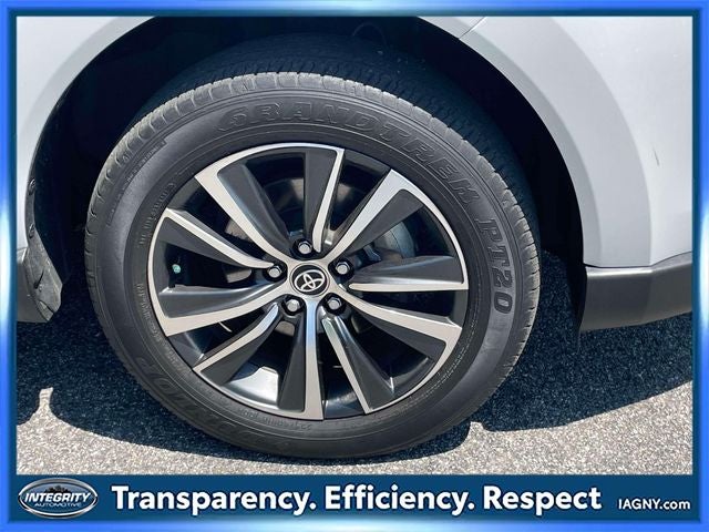2023 Toyota Venza LE