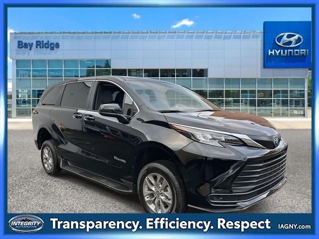 2026 Toyota Sienna LE 8 Passenger