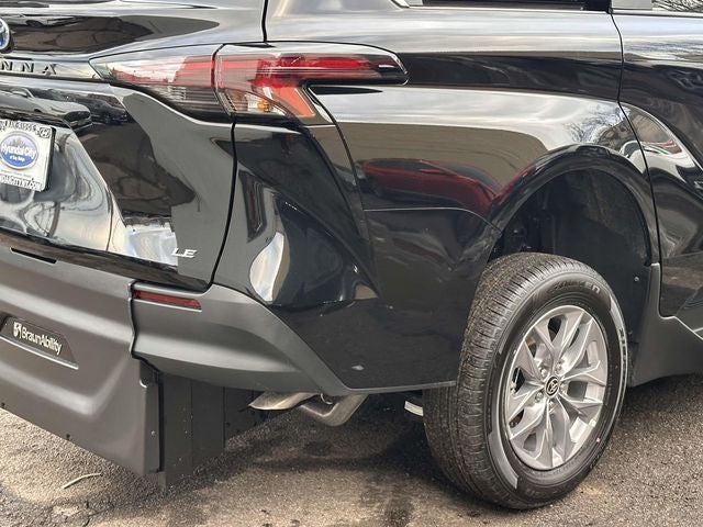 2026 Toyota Sienna LE 8 Passenger