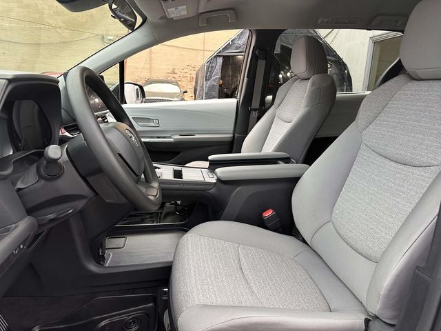 2026 Toyota Sienna LE 8 Passenger