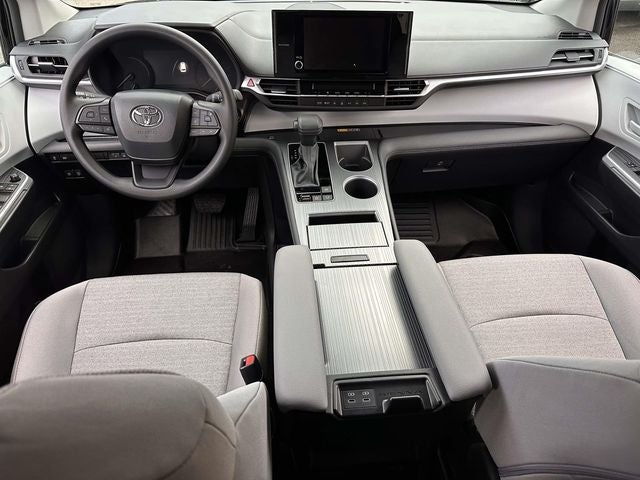 2026 Toyota Sienna LE 8 Passenger