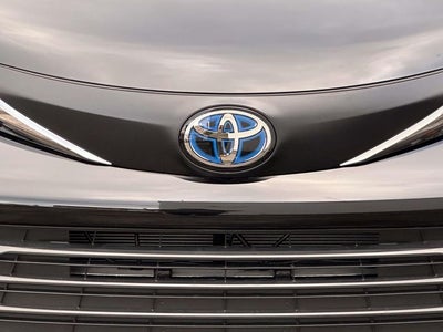 2025 Toyota Sienna Mobility LE 8 Passenger