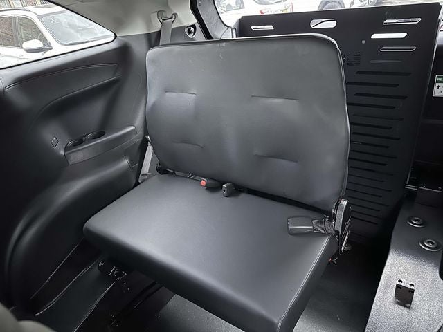 2025 Toyota Sienna Mobility LE 8 Passenger