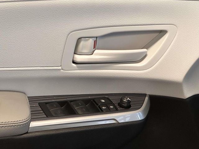 2026 Toyota Sienna Mobility LE 8 Passenger