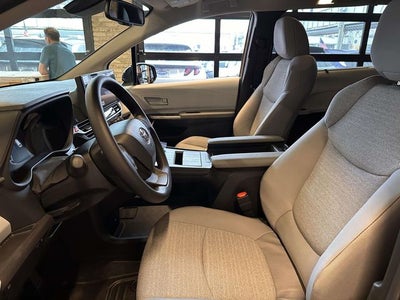 2026 Toyota Sienna Mobility LE 8 Passenger