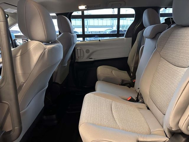 2026 Toyota Sienna Mobility LE 8 Passenger