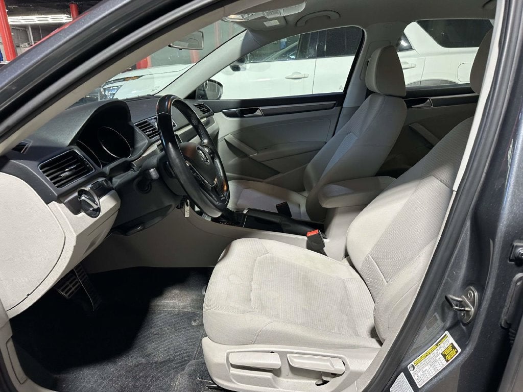 2016 Volkswagen Passat 1.8T R-Line