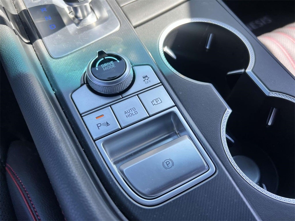 2025 Genesis G70 2.5T