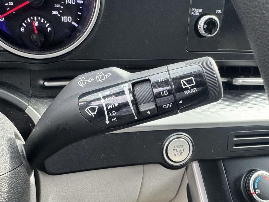 2022 Kia Carnival LX