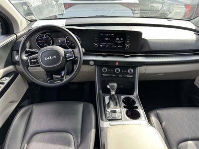 2023 Kia Carnival LX