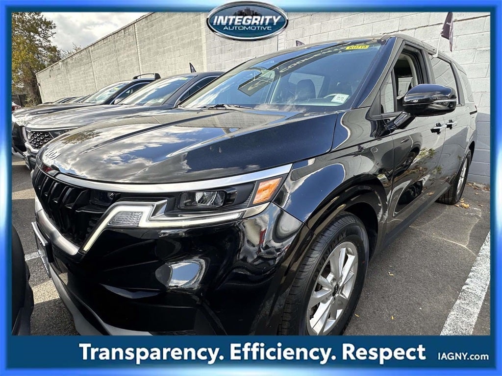 2023 Kia Carnival LX