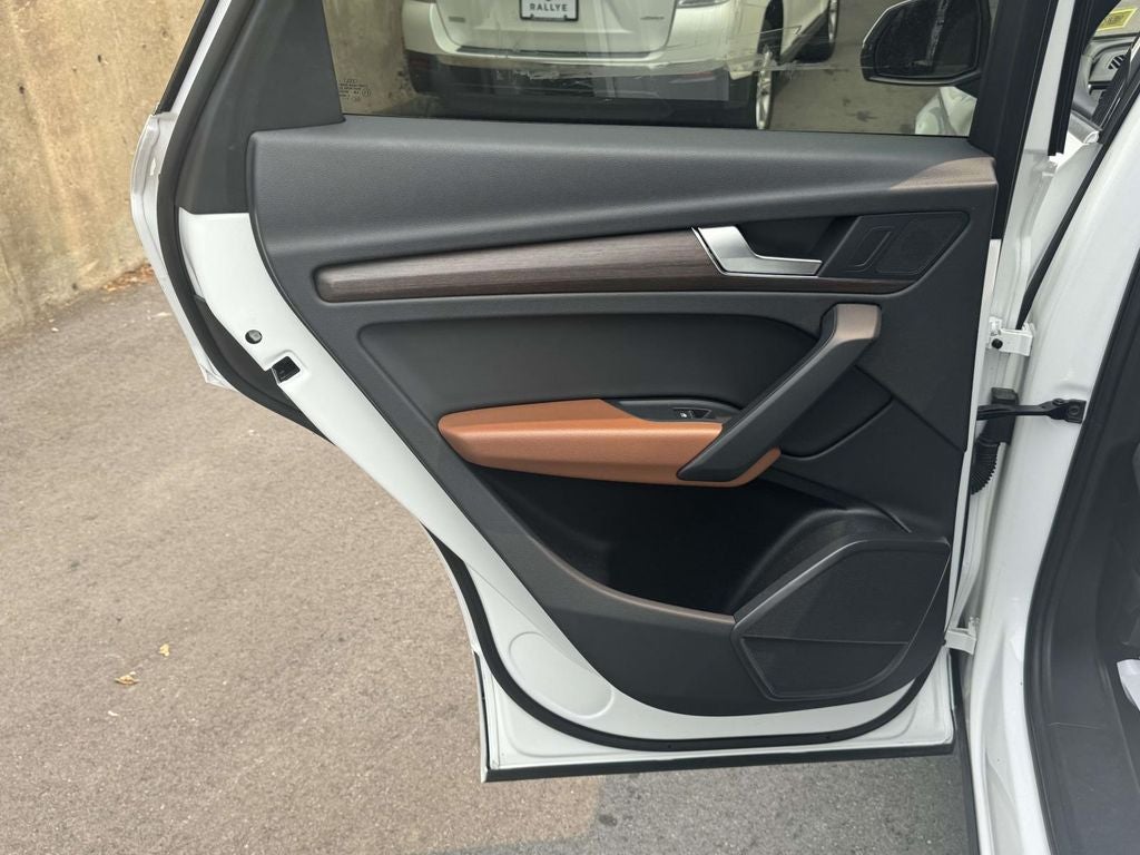 2023 Audi Q5 40 Premium quattro