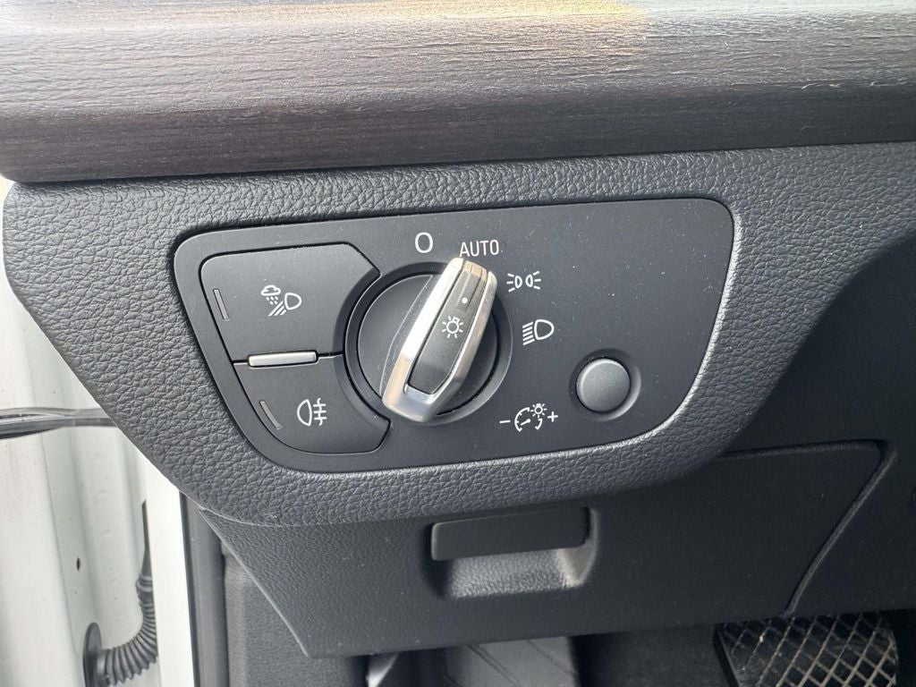 2023 Audi Q5 40 Premium quattro