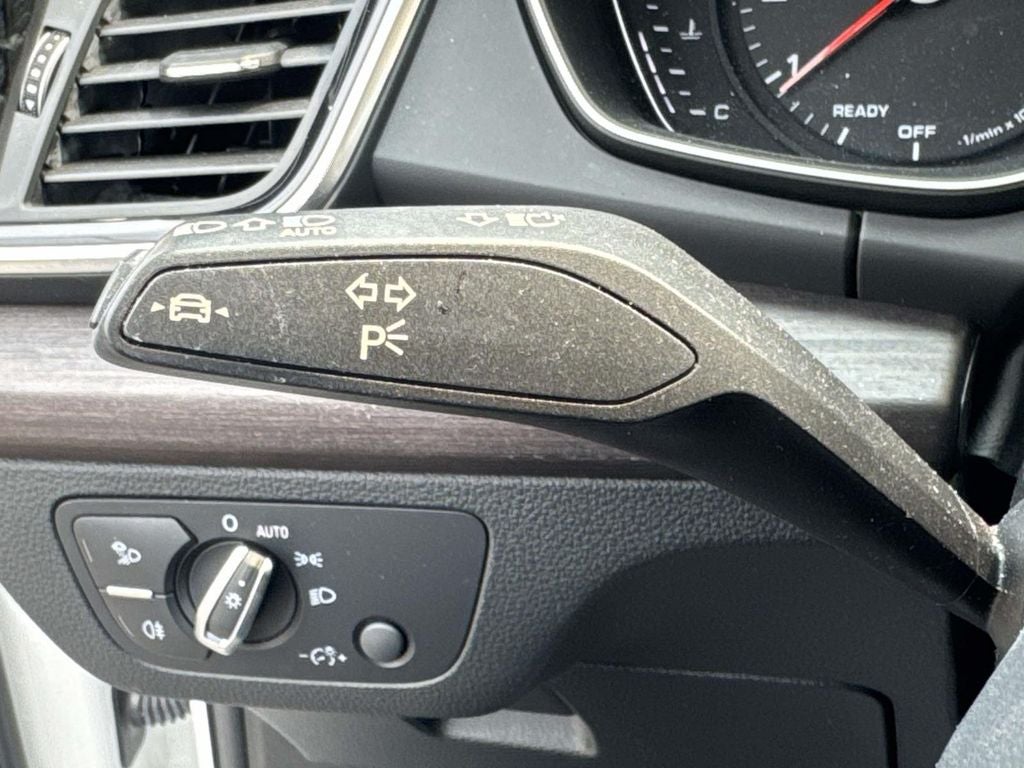2023 Audi Q5 40 Premium quattro