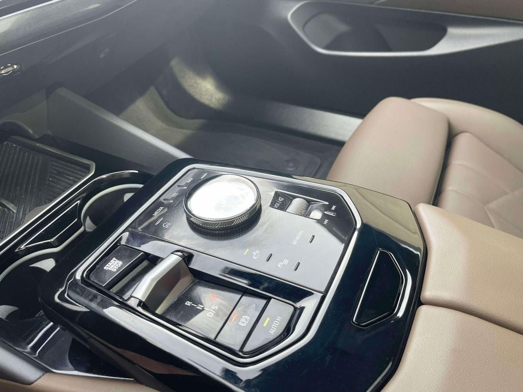 2025 BMW 5 Series 530i xDrive