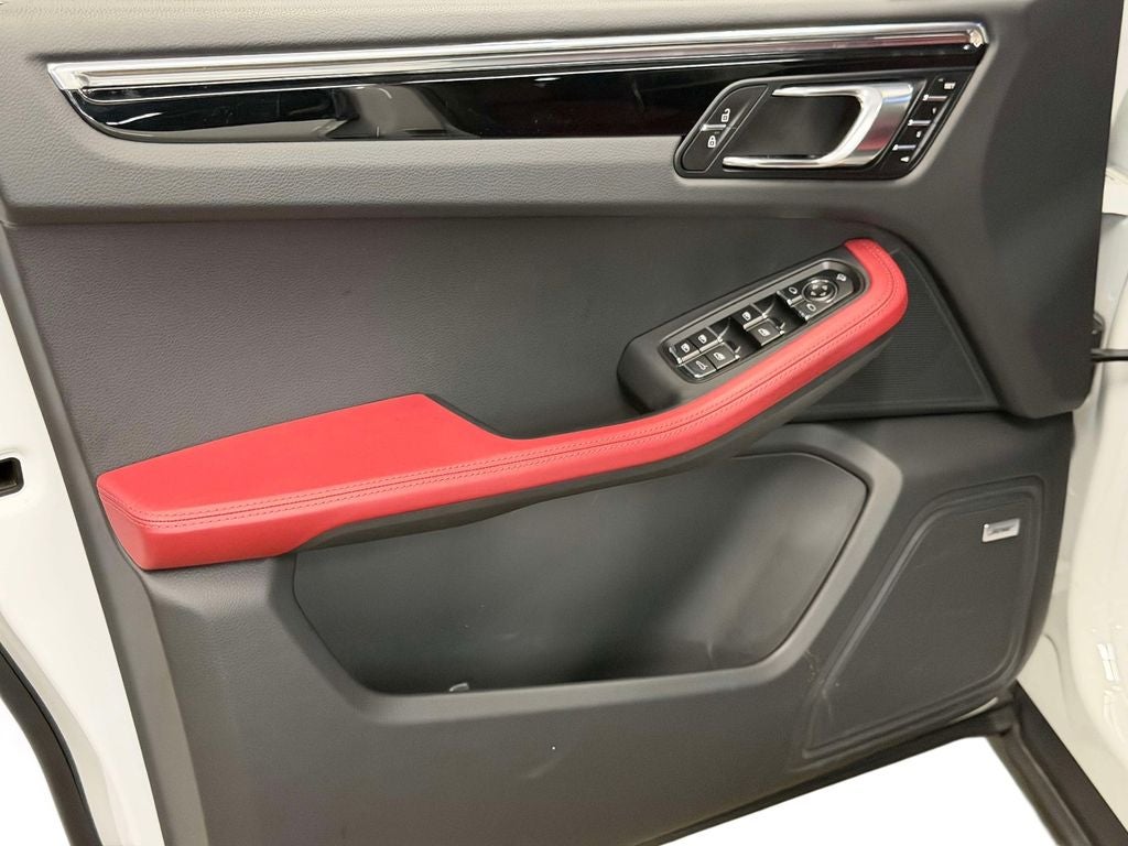 2025 Porsche Macan S
