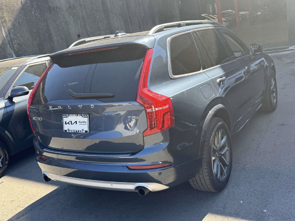 2019 Volvo XC90 T5 Momentum
